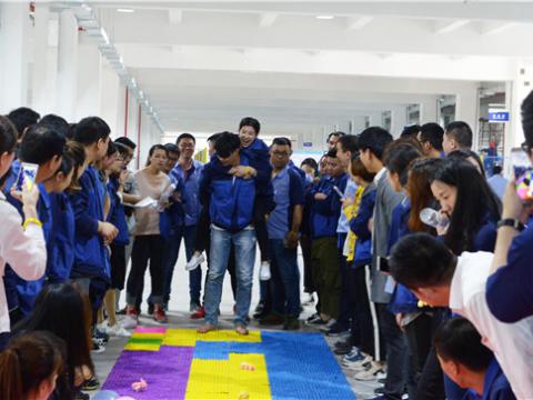 坚贞立志，，，，永葆精神，，，，勇猛领先，，，，不负青春