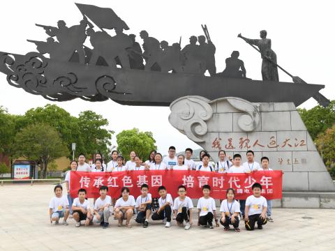 emc易倍情 绘爱心 助生长